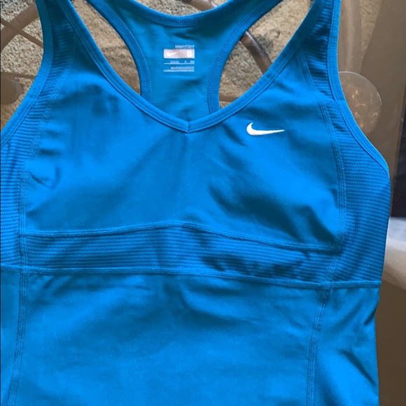 💥 Nike Fit Dri Racerback 💥 - Picture 8 of 8